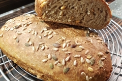 Zuurdesem Brood met zonnepitjes