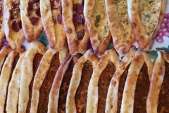 Kayik Pide kaas, gehakt of sucuk